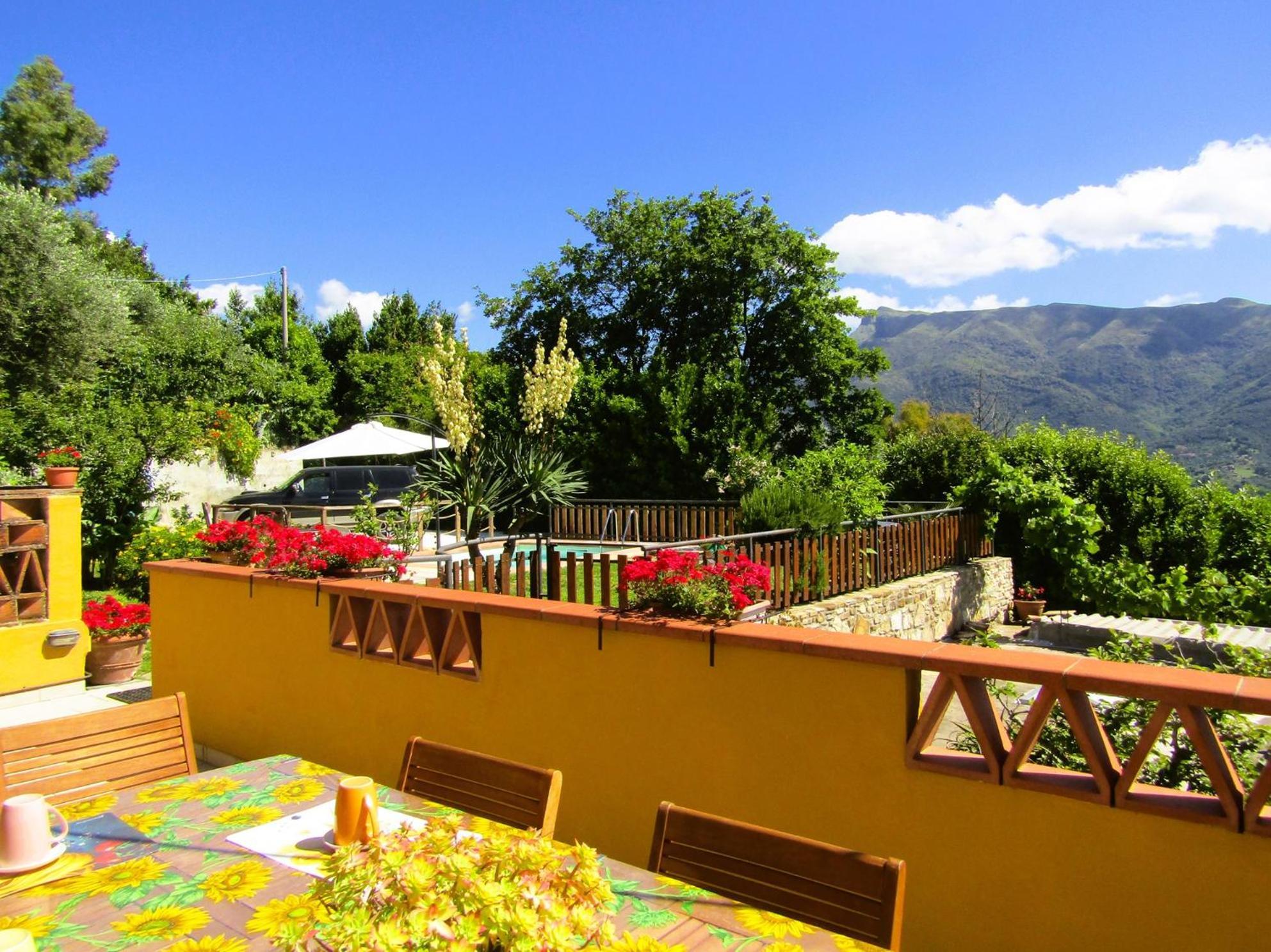 Вилла Casina Di Desiree E Aurora Corsanico-Bargecchia Экстерьер фото